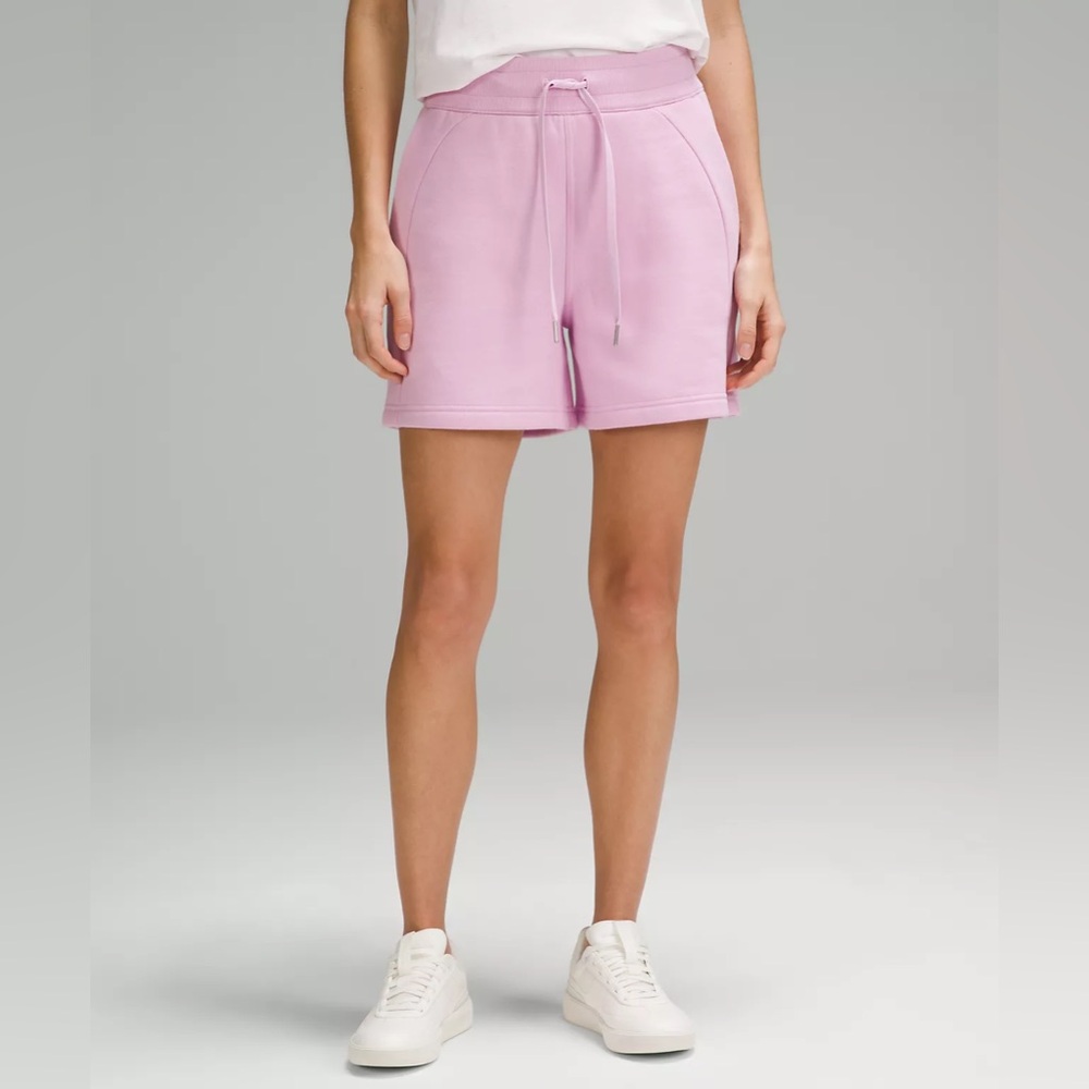 Lululemon Scuba High Rise Short 5" size 4/6 Vitapink VITP